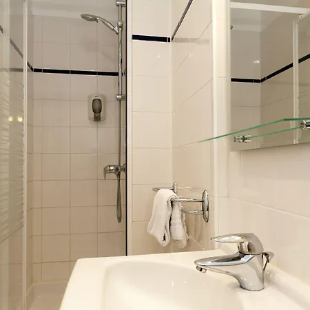 Odessa Montparnasse Szálloda 2*