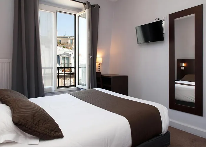 Odessa Montparnasse Hotel 2*