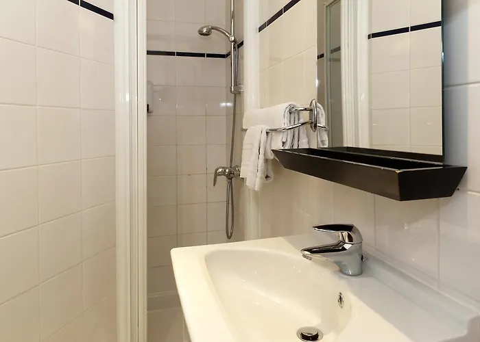 Odessa Montparnasse 2* פריז