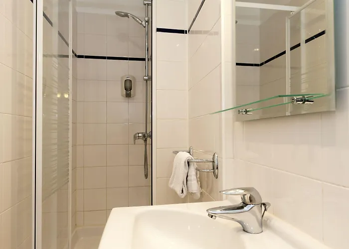 Odessa Montparnasse מלון 2*
